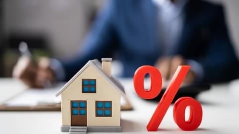Сбер снижает ставки по ипотеке от застройщиков